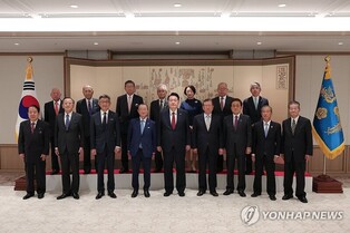 (LEAD) Yoon says improved relations between S. Korea, Japan are people's will