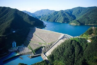 [50돌 맞은 소양강댐] ① '한강의 기적 넘어 호반의 랜드마크로'