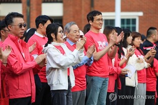 First lady attends breast cancer awareness festival