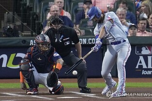 MLB 텍사스 ALCS 2연승…필라델피아는 NLCS 기선제압(종합)