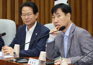 Ruling party lawmakers propose resolution condemning civilian attacks by Hamas