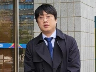 Party members seek injunction suspending opposition leader Lee from duties