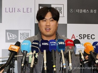 귀국한 류현진 "내년엔 구속 좋아질 것…풀시즌 뛰도록 준비"