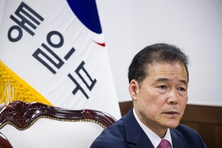 (Yonhap Interview) S. Korea mulling sanctions amid suspected N. Korea-Russia arms deal: minister