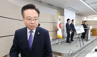 Health minister asks doctors to support plan to expand medical school quota