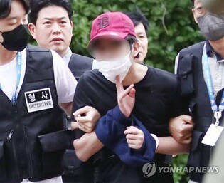 Teenager gets 3-yr sentence for trying to open plane door midair