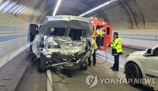 2 dead, 1 in cardiac arrest in bus-van crash inside tunnel in central region