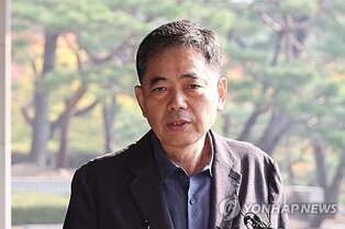 Prosecutors grill ex-lawmaker over suspicions linked to Seongnam developer