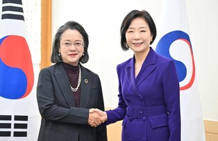 Vice FM discusses climate change, sustainable growth with UNESCAP head