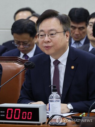 Gov't calls for 'gradual increase' in nat'l pension premium rate