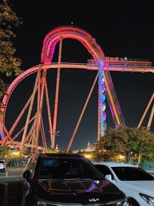 Roller coaster stops midair, leaves 22 stranded