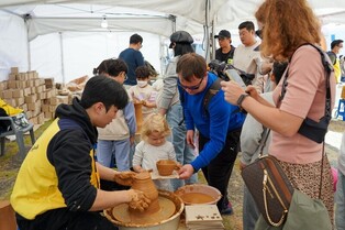 김해 분청도자기·진영단감축제 10만여명 방문 '성황'