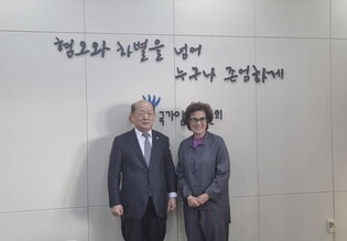 Human rights chief meets U.N. official, urges resolving N. Koreans' repatriation