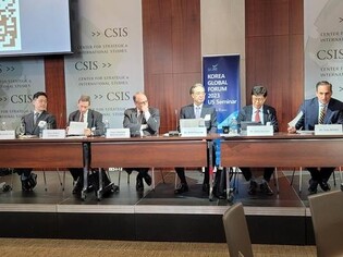 Unification minister calls on China to enable N. Korean defectors to decide country of choice