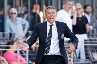 메시 덕 못 보고 쫓겨난 네빌, MLS 포틀랜드 사령탑으로
