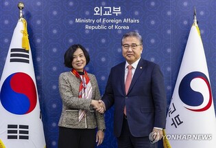 FM 'looks forward' to 'constructive role' of S. Korea, Vietnam's news agencies