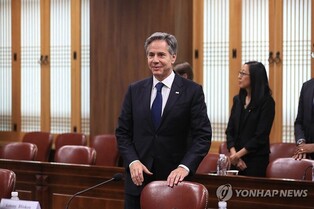 Yoon meets with Blinken over lunch at presidential residence