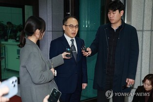 Top prosecutor blasts main opposition party for attempting to impeach prosecutors