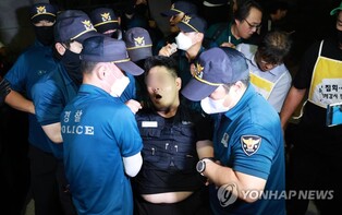 Two umbrella unions to stage large-scale rallies this weekend