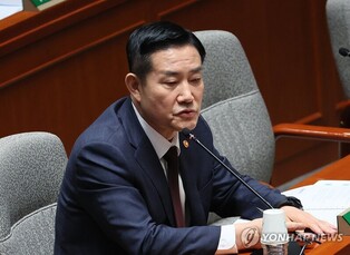 신원식, BTS 군 복무 질문에 "흙 묻은 군복입은 모습이 최고 공익"