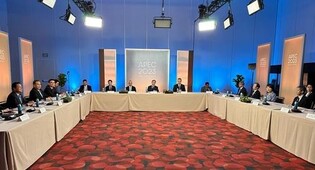 Top diplomats of S. Korea, U.S., Japan hold talks on margins of APEC summit