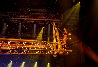 일상 속 도파민이 필요하다면…'푸에르자 부르타 웨이라' 공연