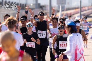 67세 홍콩 스타 주윤발, 첫 하프마라톤서 2시간 27분대 완주