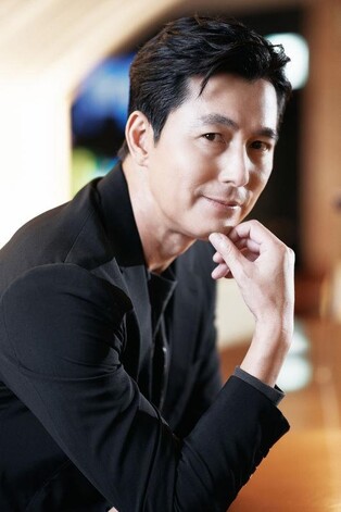 Jung Woo-sung strives to act 'like water' in historical drama, '12.12: The Day'