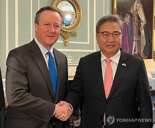 S. Korean, British FMs condemn N. Korea-Russia arms trade