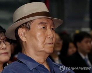 '1세대 만화가' 박기정 1주기 기리는 만화계…평전·상설展 속속