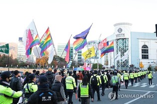 창원서 4년만에 퀴어축제 개최…반대 단체와 충돌 없이 마무리(종합)