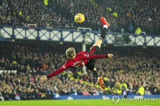 웨인 루니의 재림…맨유 가르나초, 바이시클킥 '원더골 폭발'