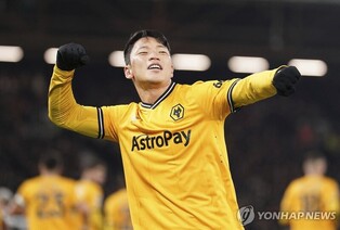 황희찬, 골대 불운 딛고 PK로 리그 7호골…시즌 두 자릿수 공격P