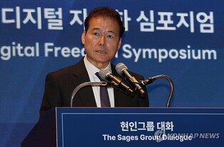 Unification minister says inflow of outside information important for N.K. residents