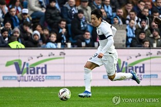 한글 유니폼 입은 PSG, 10명 뛰고도 리그 7연승…이강인 풀타임