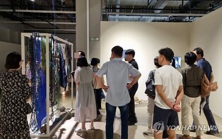 청주공예비엔날레 관람객 만족도 89.1%…"경제효과 382억원"