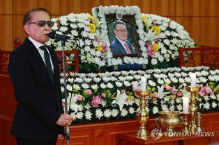 거장 故 김수용 감독 영면…"하늘에서도 좋은 영화 만드시길"