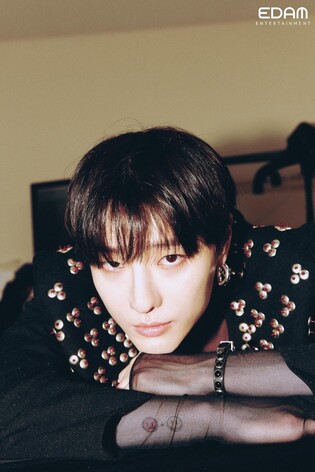 [가요소식] 싱어송라이터 우즈 내년 1월 입대