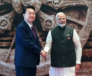 Yoon, Modi exchange messages marking 50th anniversary of diplomatic ties