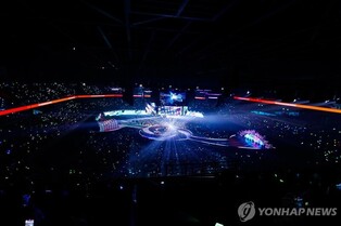 연말 공연으로 추위 날려볼까…나훈아부터 동방신기까지 '후끈'