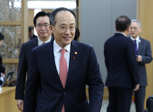 Outgoing finance minister