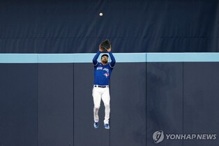 베테랑 외야수 키어마이어, MLB 토론토와 재계약…1년 1천만달러