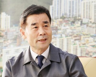 [신년인터뷰] 김영길 울산중구청장 "입화산을 핫플레이스로 만들 것"