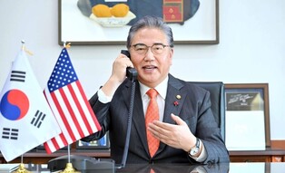 Outgoing FM Park highlights alliance with U.S. in phone talks with Blinken