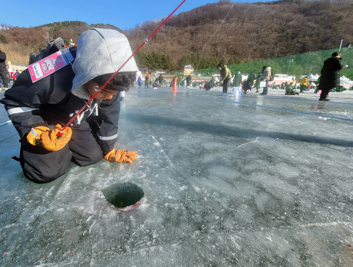 Kid at Hwacheon ice festival