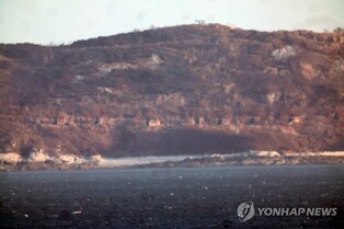 (3rd LD) N. Korea's artillery shells fell near de facto maritime border: source