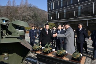 Defense chief calls for maintaining capabilities to strike N.K. leadership