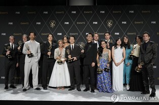 "'성난사람들' 에미상 싹쓸이, 시상식 압도"…美 언론 집중 조명