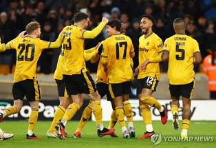 황희찬 없는 울버햄프턴, 재경기서 브렌트퍼드 꺾고 FA컵 32강행