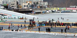 '대한' 강추위 대신 찾아온 눈과 비…전국 겨울 축제열기 '후끈'